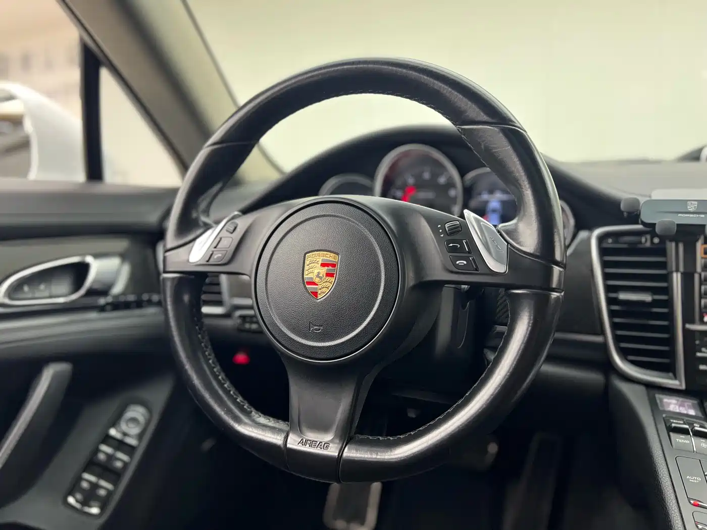 Porsche Panamera 2014 Panamera 3.0T фото 3