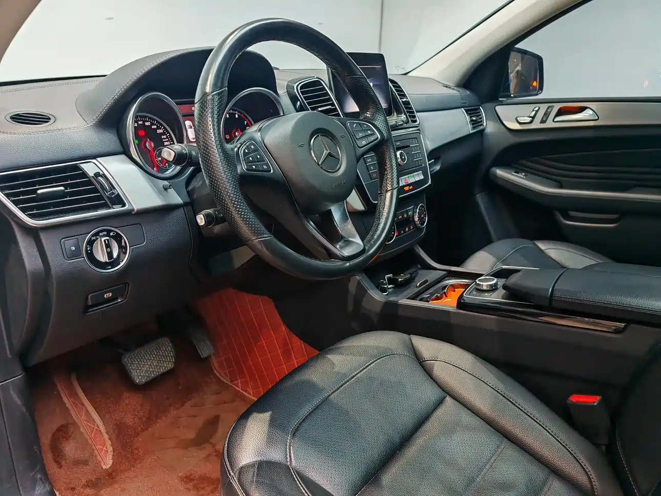 Mercedes-Benz GLE Coupe 2018 GLE 320 4MATIC Coupe SUV фото 10