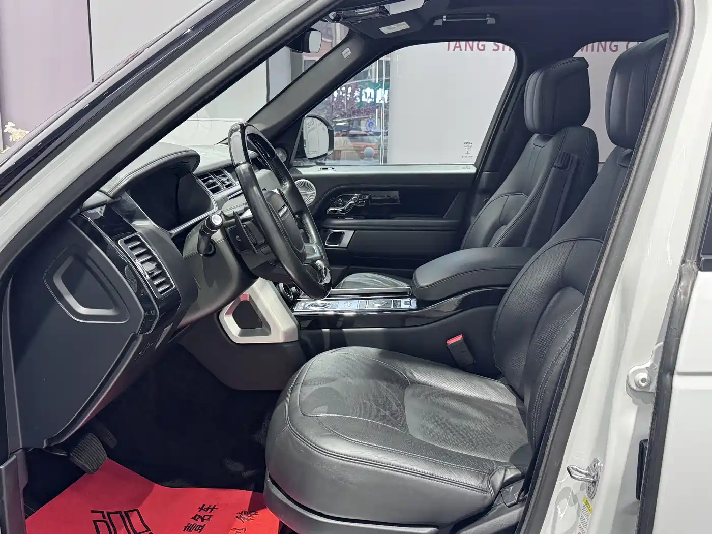 Land Rover Range Rover 2018 3.0 SC V6 Golden Age Edition фото 12