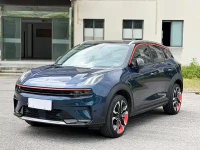 Lynk & Co 06
