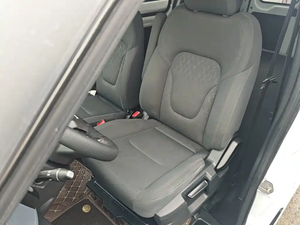 Jiangling JMC Fushun 2024 2023 2.0T Manual Medium Wheelbase Medium Roof Commercial Multi-Purpose Vehicle 7-Seater