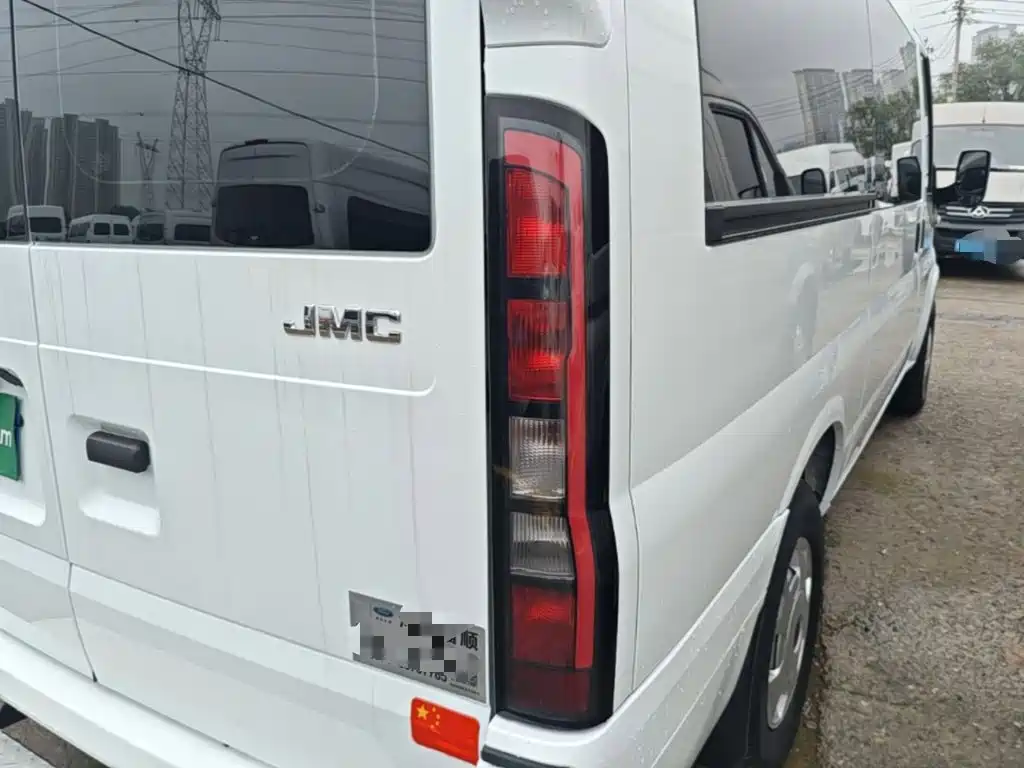 Jiangling JMC Fushun 2024 2023 2.0T Manual Medium Wheelbase Medium Roof Commercial Multi-Purpose Vehicle 7-Seater