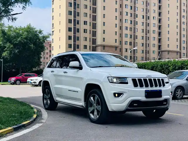 Jeep Grand Cherokee (Import) 2015 3.6L Luxury Navigation Edition