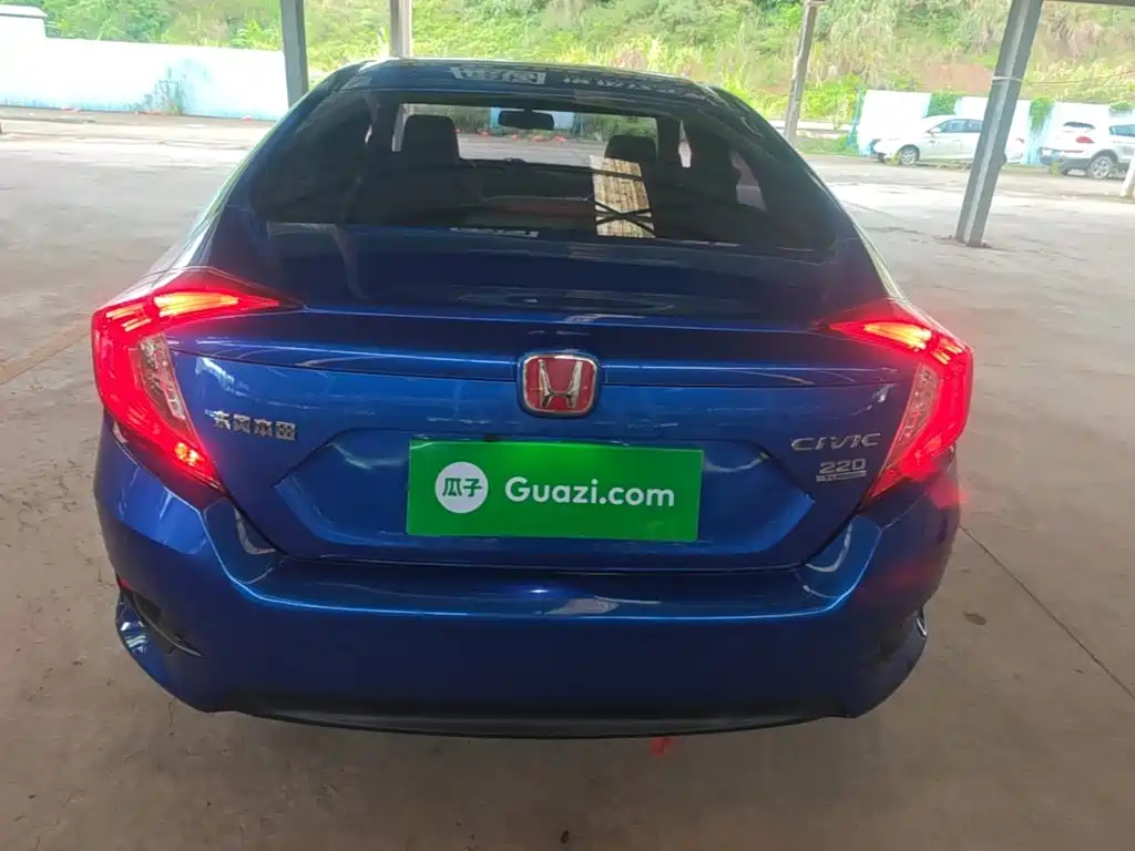Photo 6 - Honda Civic