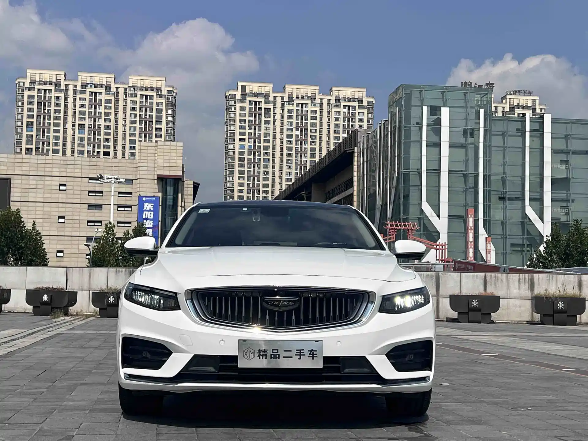 Фото 2 - Geely Preface