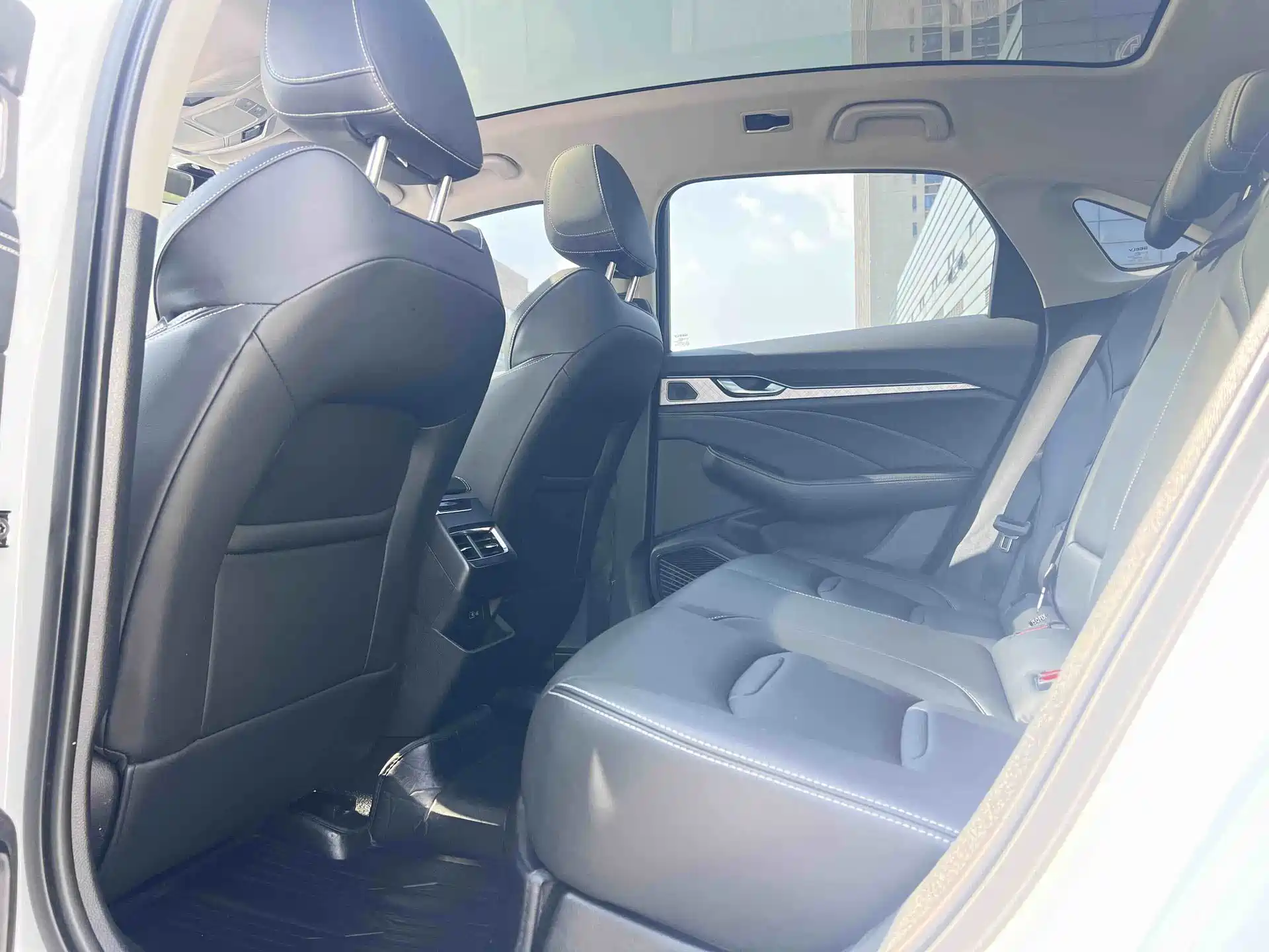 Фото 6 - Geely Preface