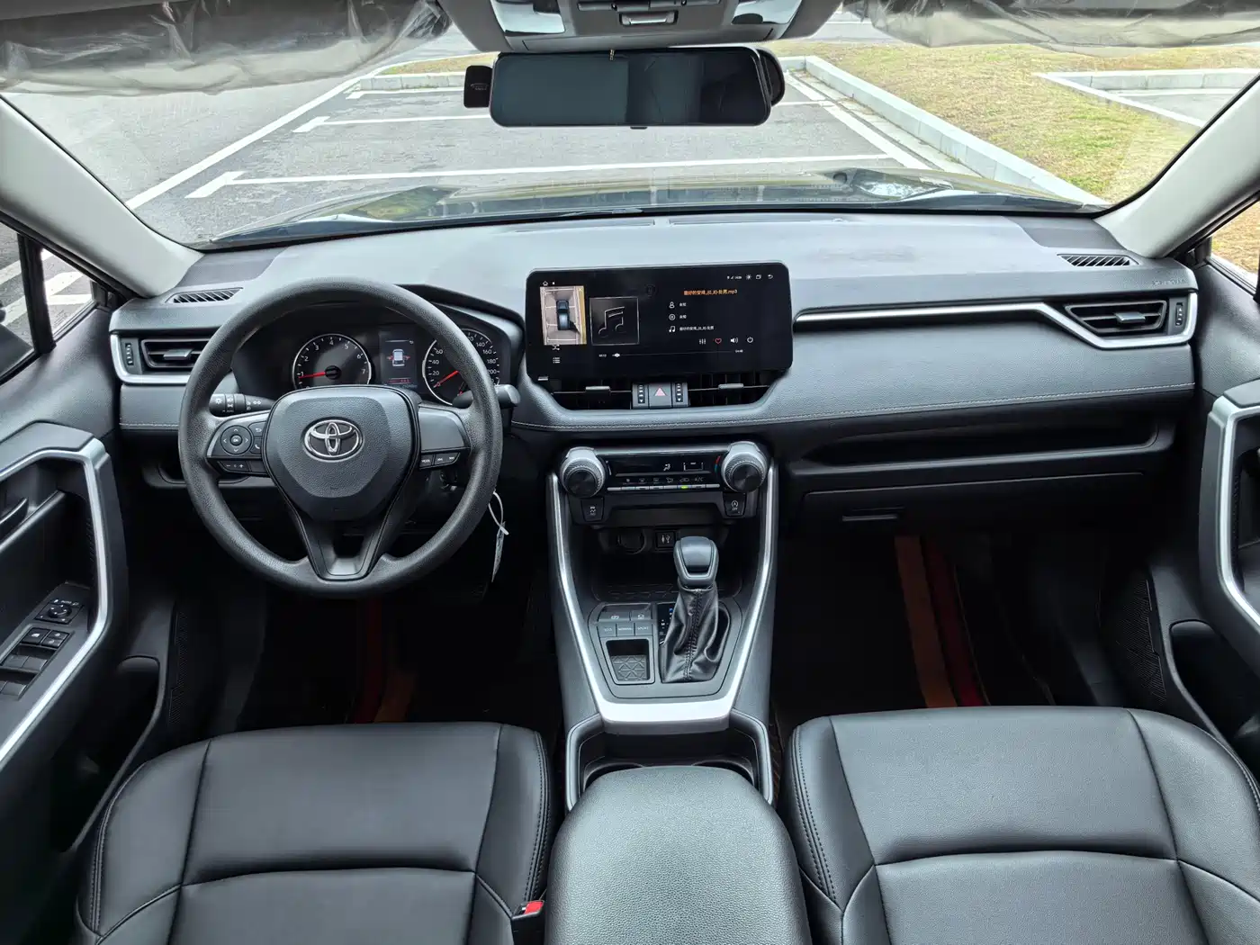 Toyota Wildlander 2023 2.0L CVT FWD LE фото 10