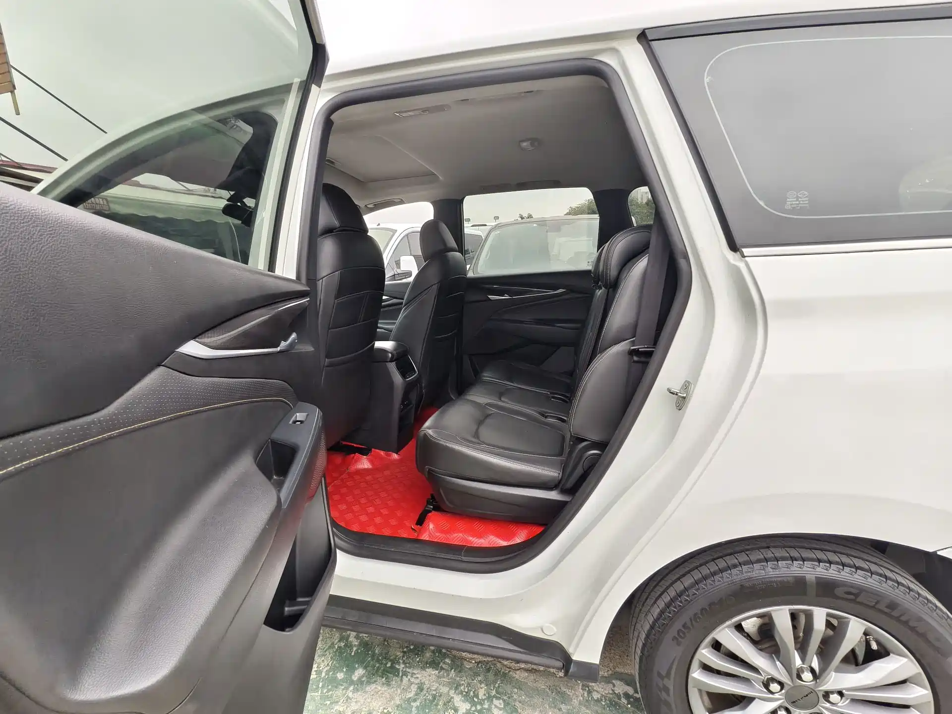 Photo 5 - Maxus Maxus G50