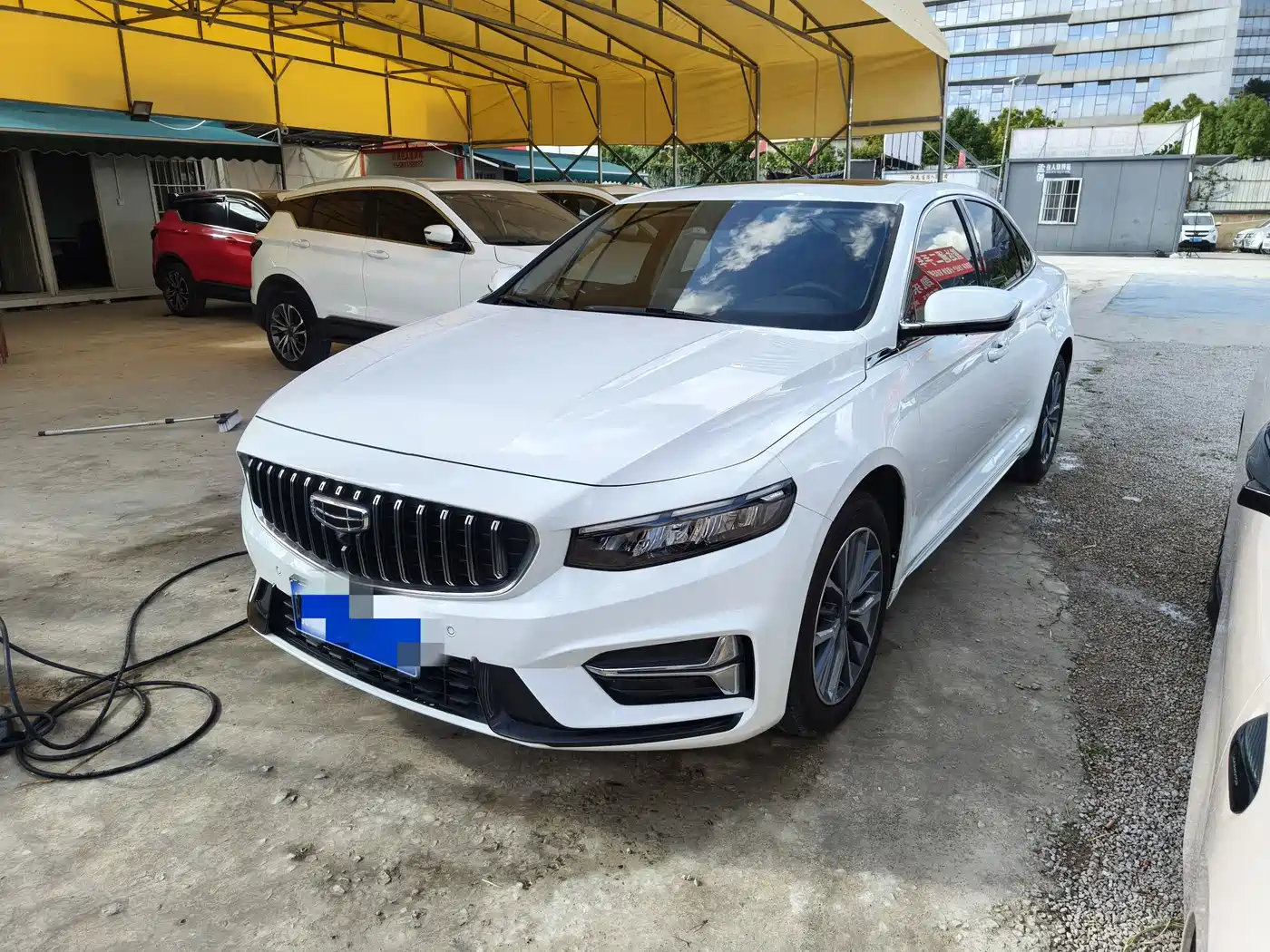 Фото 1 - Geely Preface