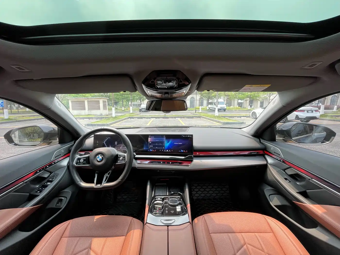BMW 5 Series 2024 530Li Leading M Sport Package фото 14