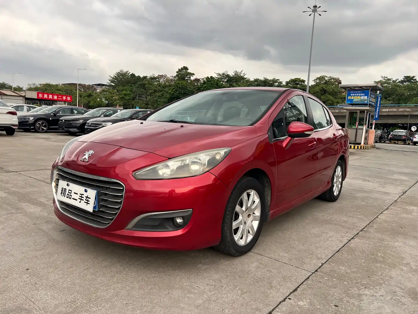 Peugeot 308 2014 Model Joy Edition Classic 1.6L Automatic Superior Style