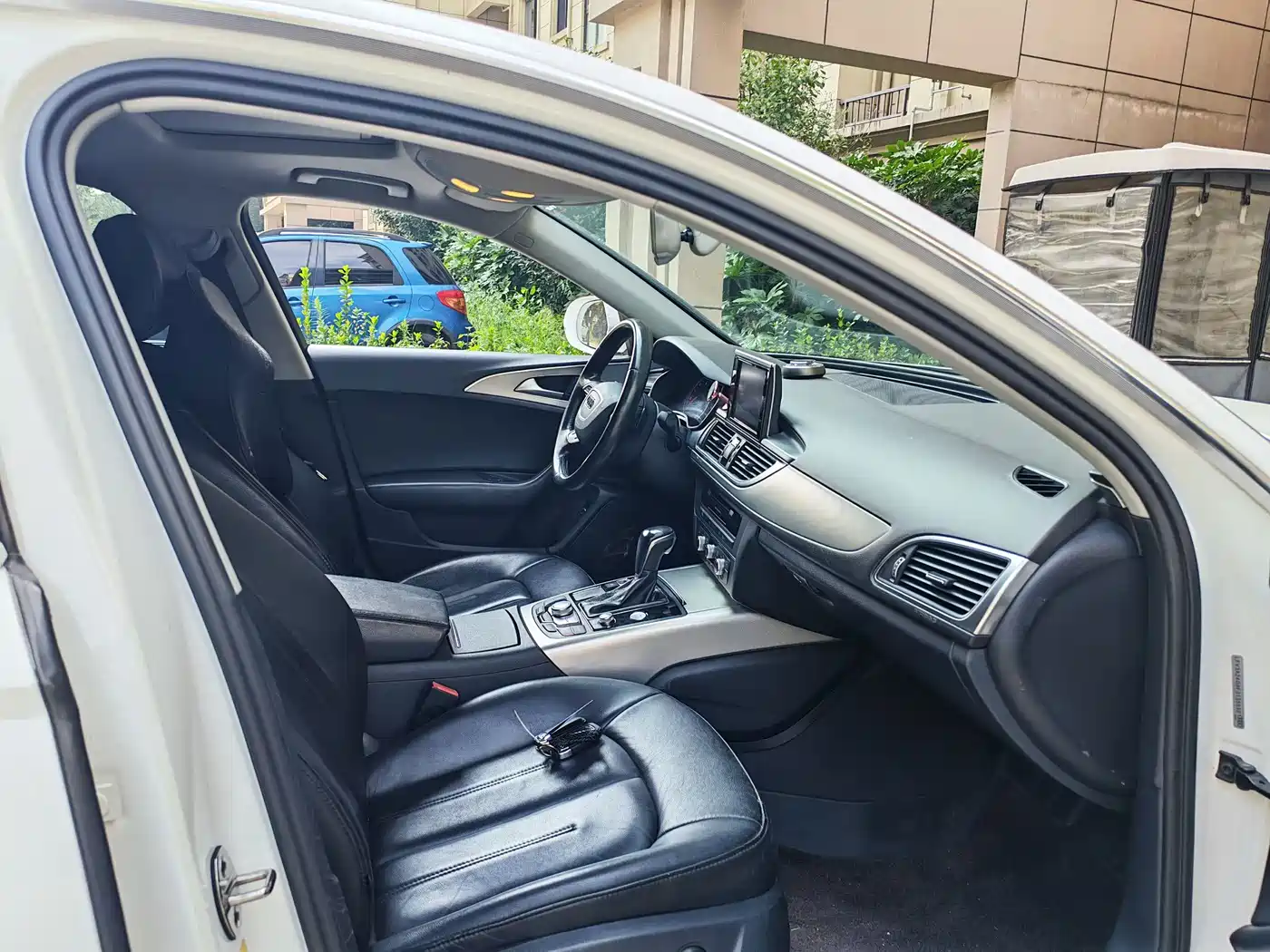 Photo 8 - Audi A6L