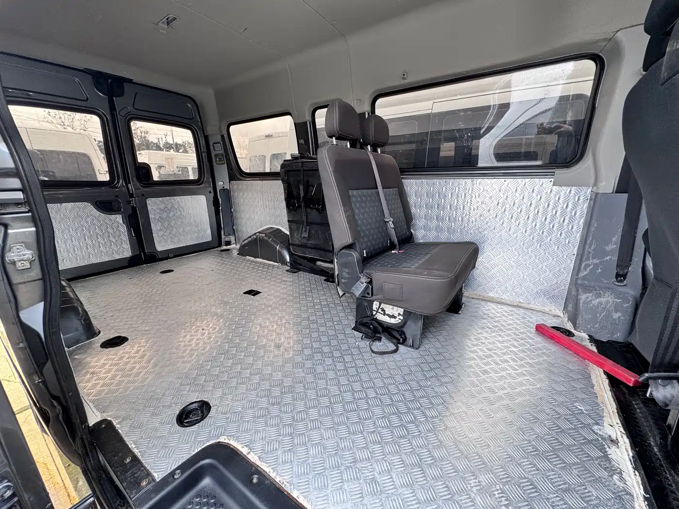 SAIC Maxus Xintu V80 2018 2.5T 6MT Elite Long Wheelbase Medium Roof 7/10 Seater фото 9