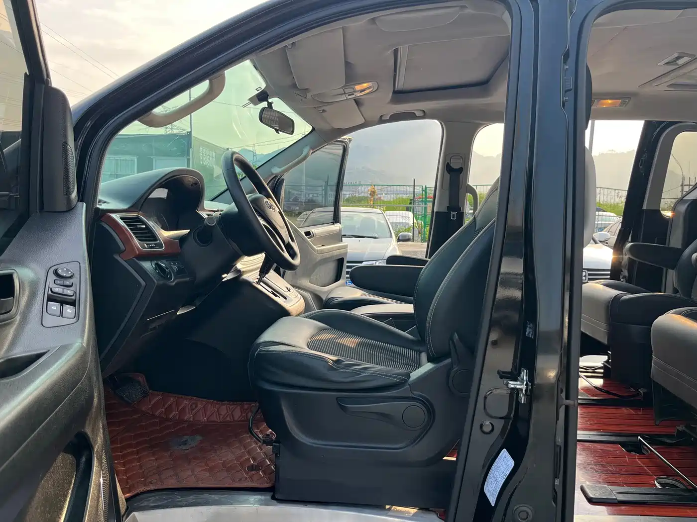 Maxus G10 2016 2016 2.0T Automatic Executive Edition