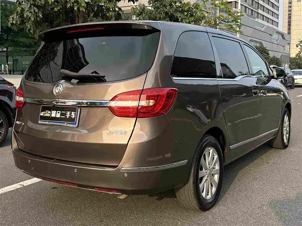 Photo 7 - Buick GL8