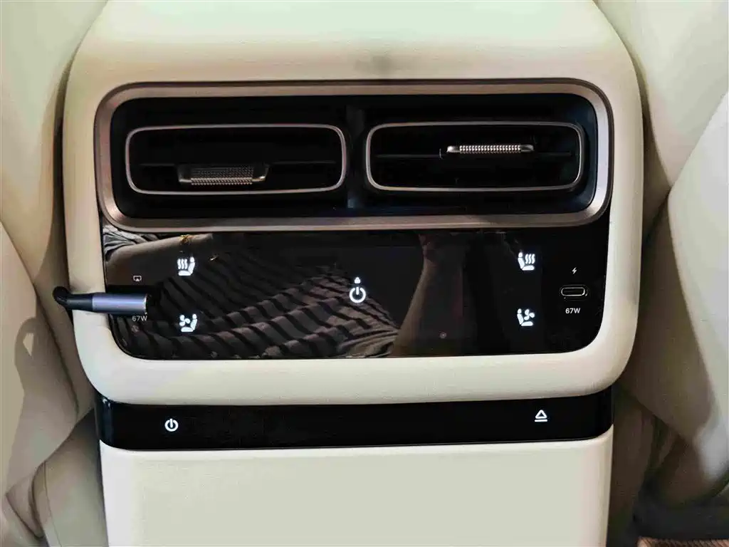 Li Auto i6 2026 2025 4WD Base Model