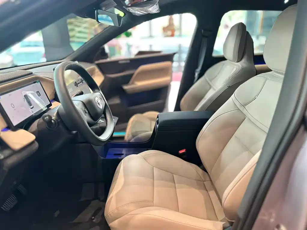 2026 Volvo XC70 Plug-in Hybrid