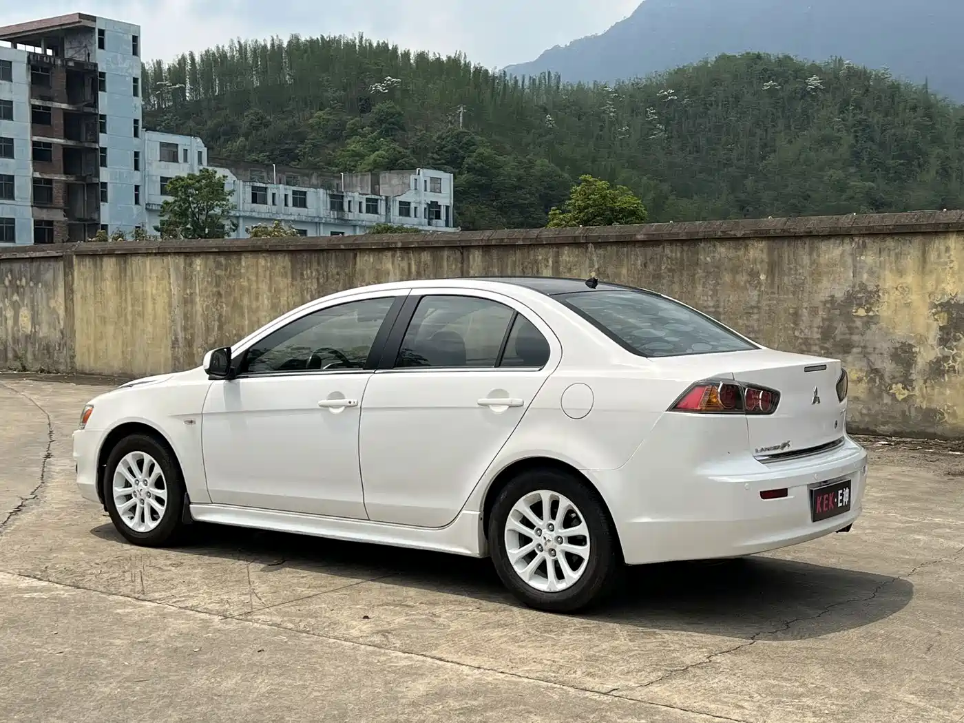 Mitsubishi Lancer EX 2012 Classic 2.0L CVT Black & White Edition фото 14