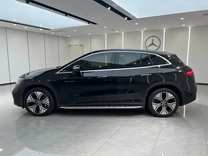 MERCEDES-BENZ EQE SUV