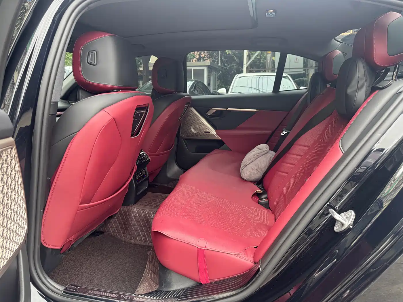BMW 5 Series 2025 530Li Premium M Sport Package фото 7
