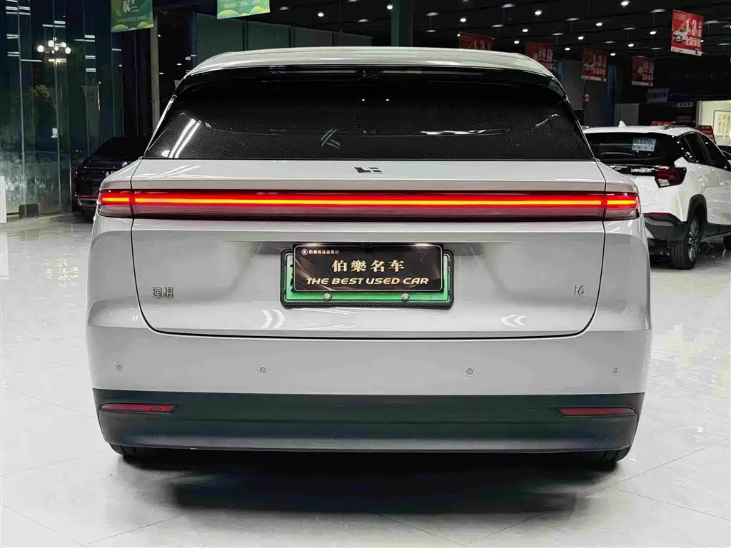 Li Auto i6 2026 2025 4WD Base Model