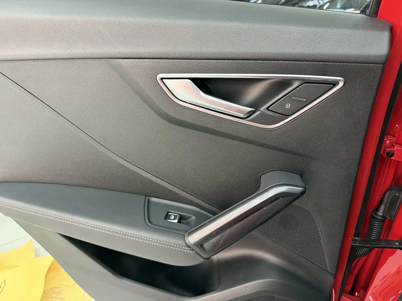 Фото 16 - Audi Q2L