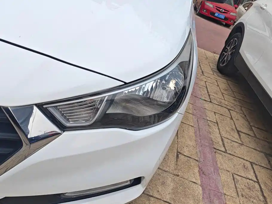 Photo 5 - Hyundai Verna