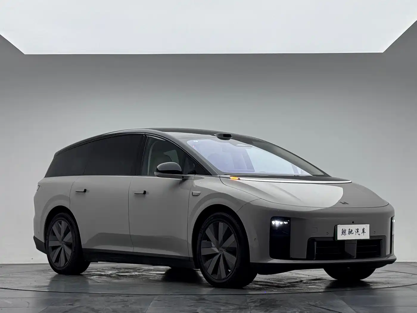 Li Auto Li i8 2026 2025 Standard Edition