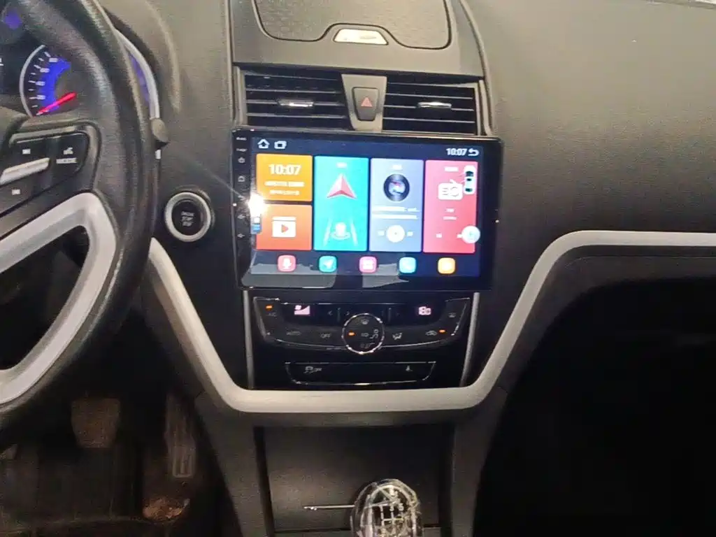 Фото 9 - Geely Emgrand