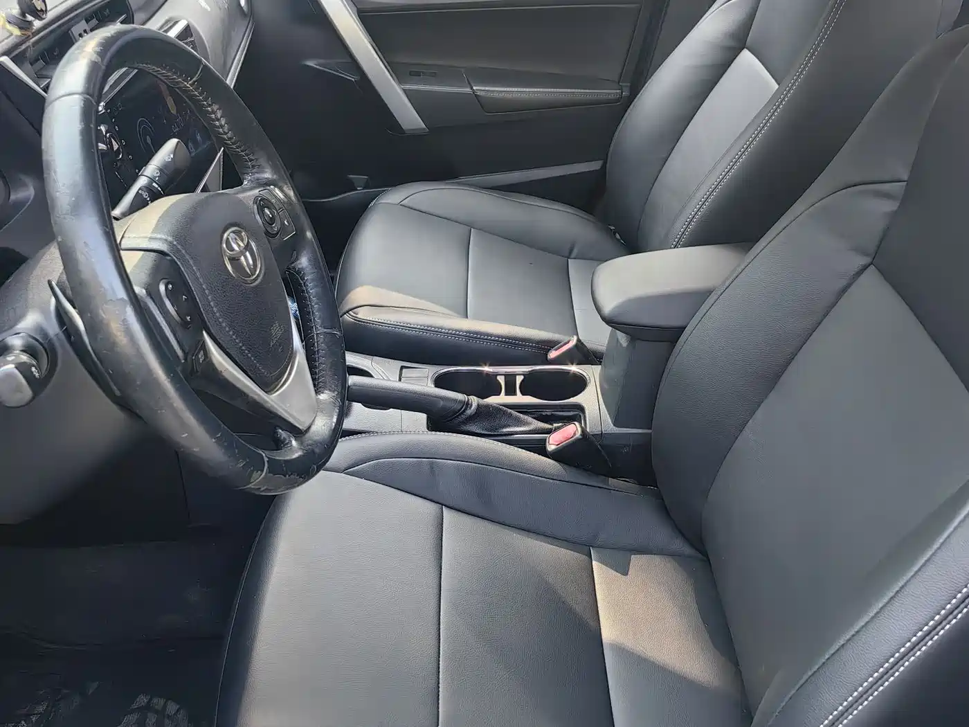 Toyota Corolla 2017 Facelift Hybrid 1.8L E-CVT Elite Edition фото 9