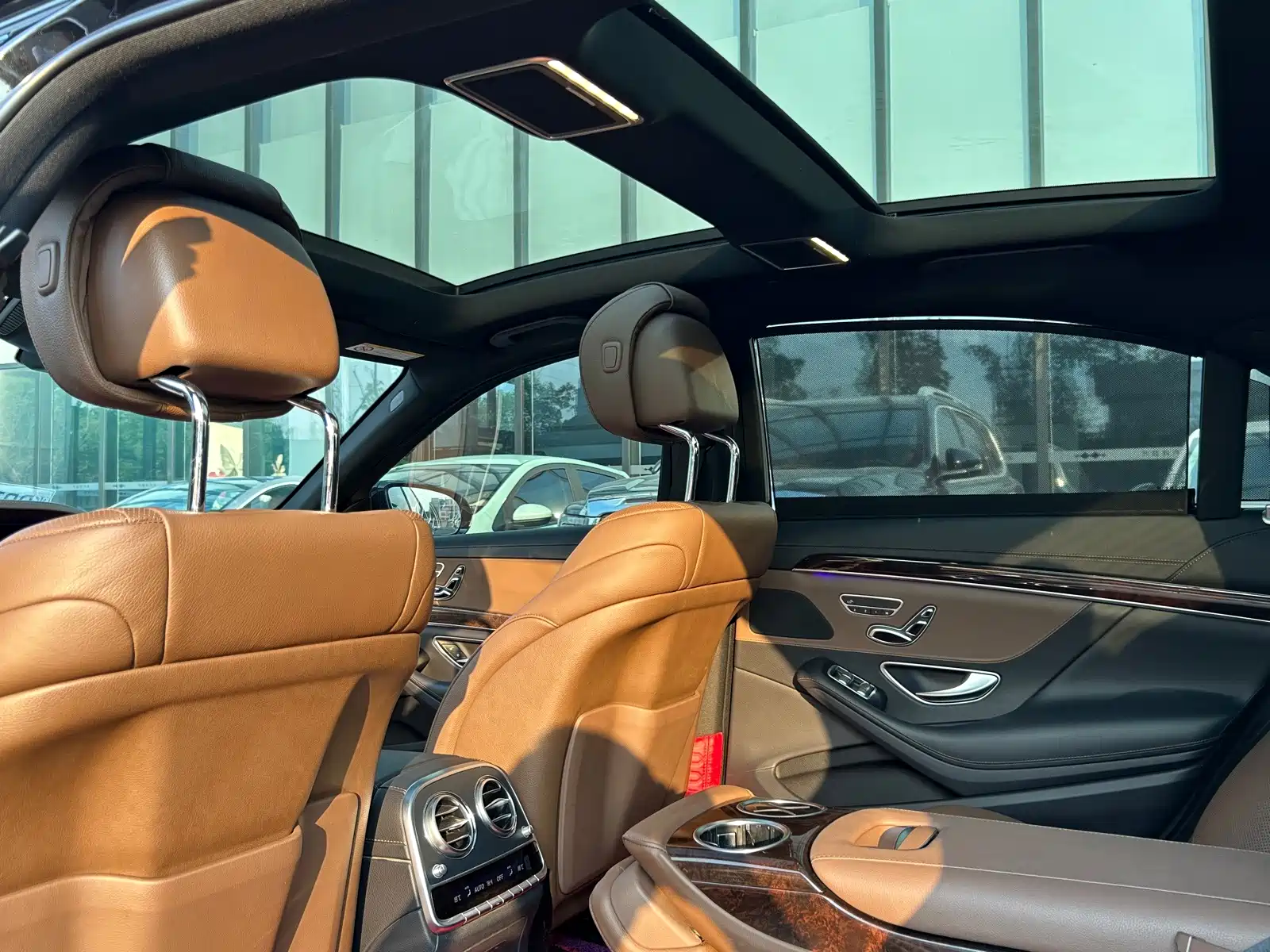 Фото 6 - Mercedes-Benz S-Class