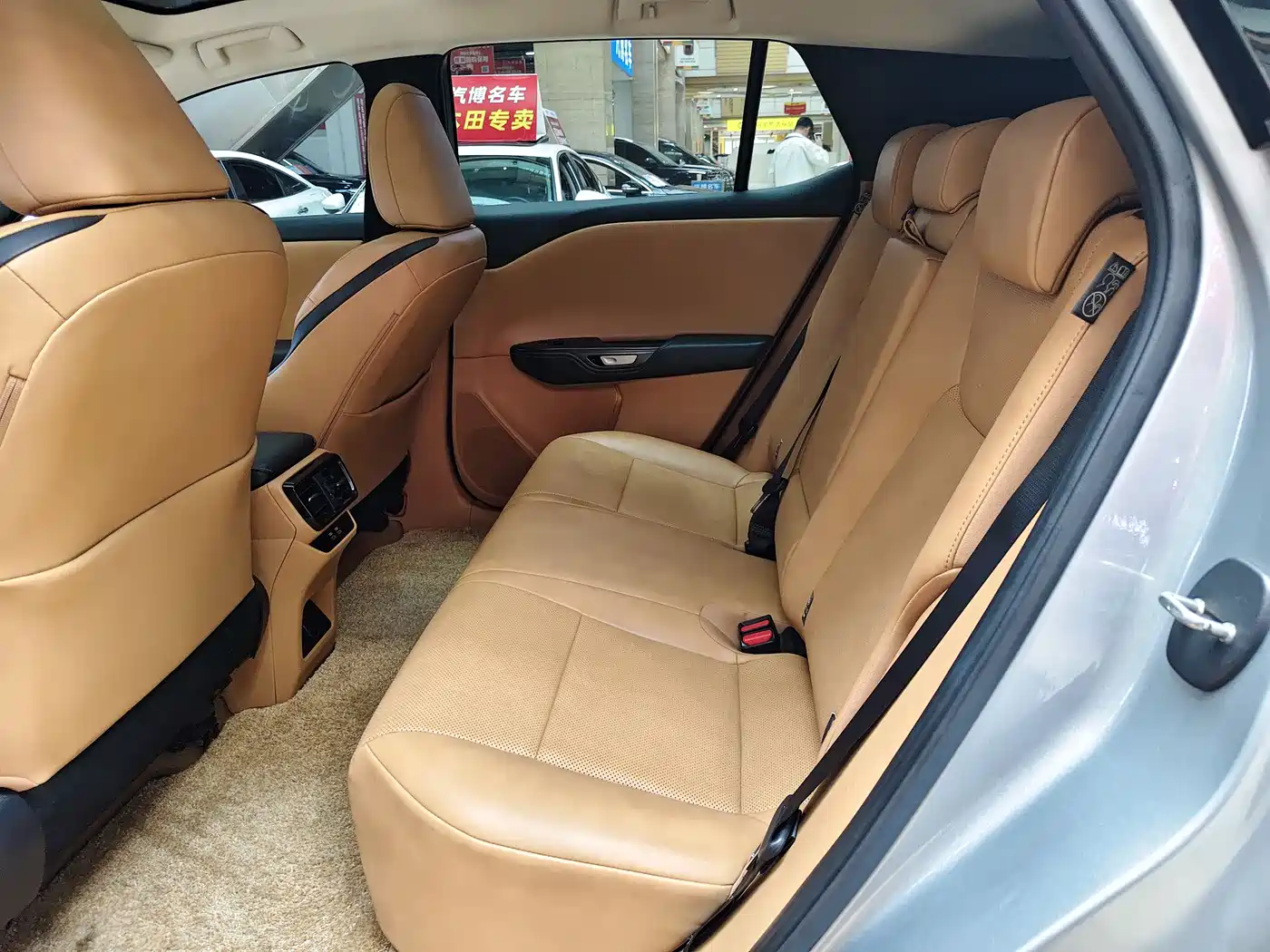 Lexus RZ 2023 450e 4WD Deluxe фото 11