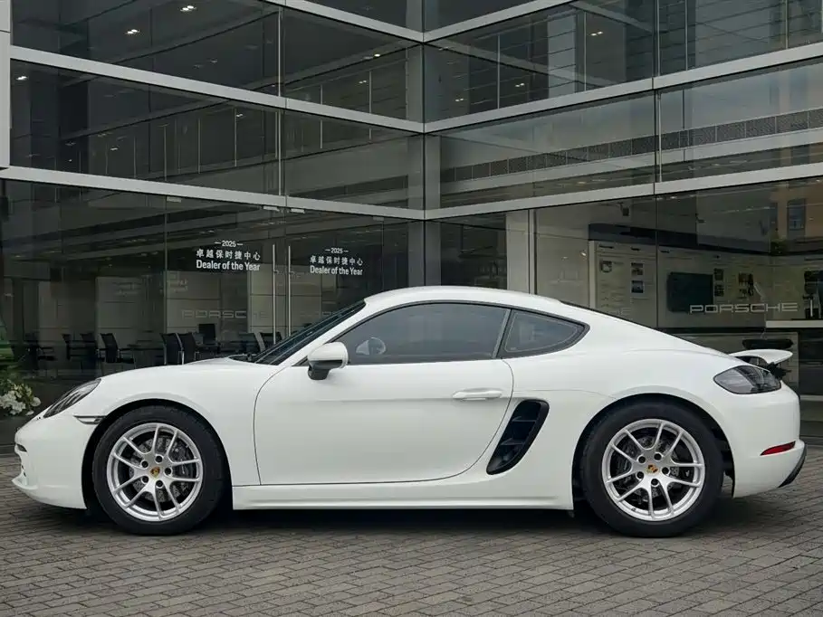 Porsche 718 2022 Cayman 2.0T фото 5