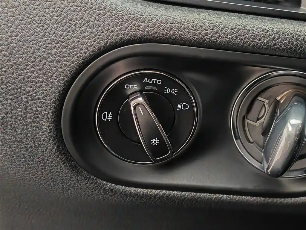 Porsche Macan 2020 Macan 2.0T фото 21