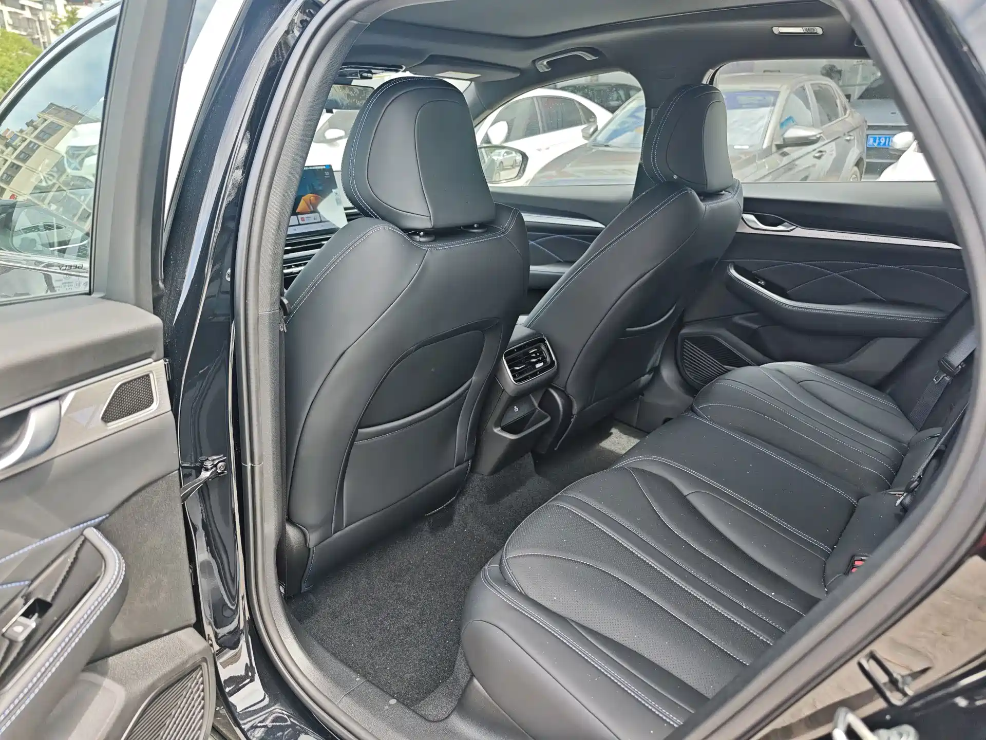 Фото 8 - Geely Preface