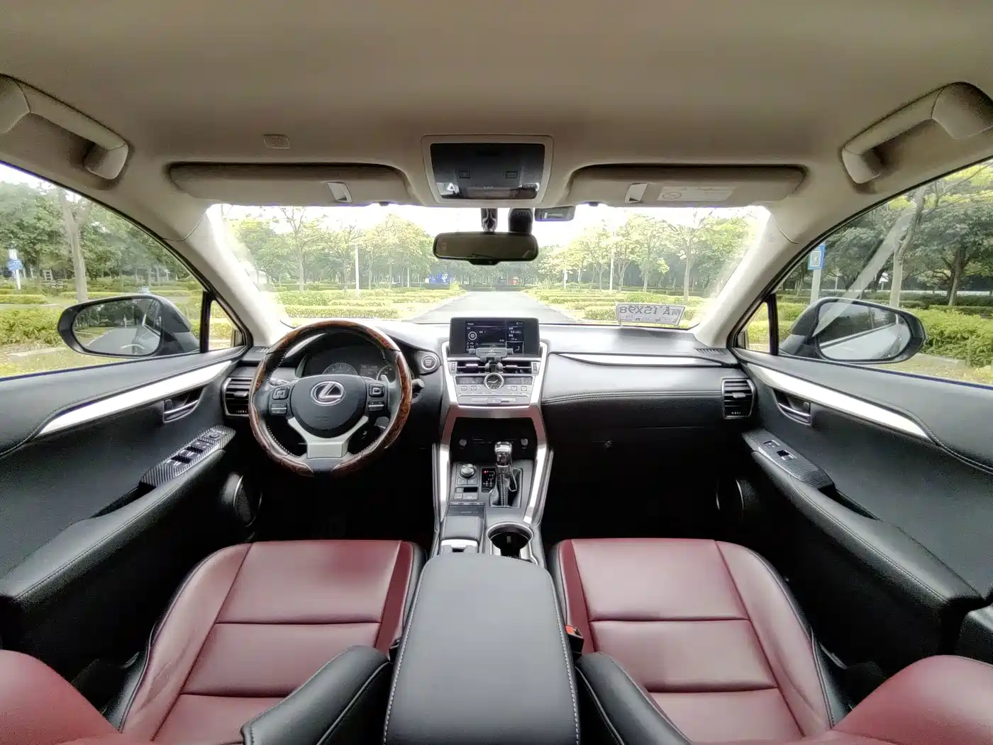 Photo 24 - Lexus NX