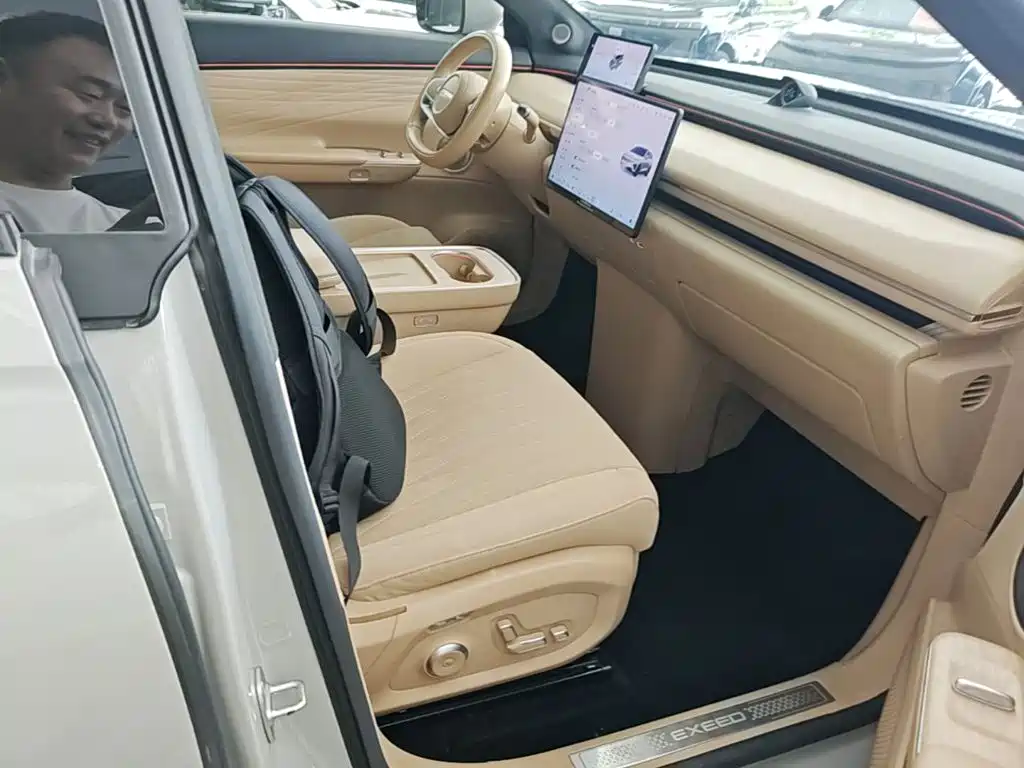 Exeed Exlantix ET 2025 2024 Extended Range 240 Ultra AWD