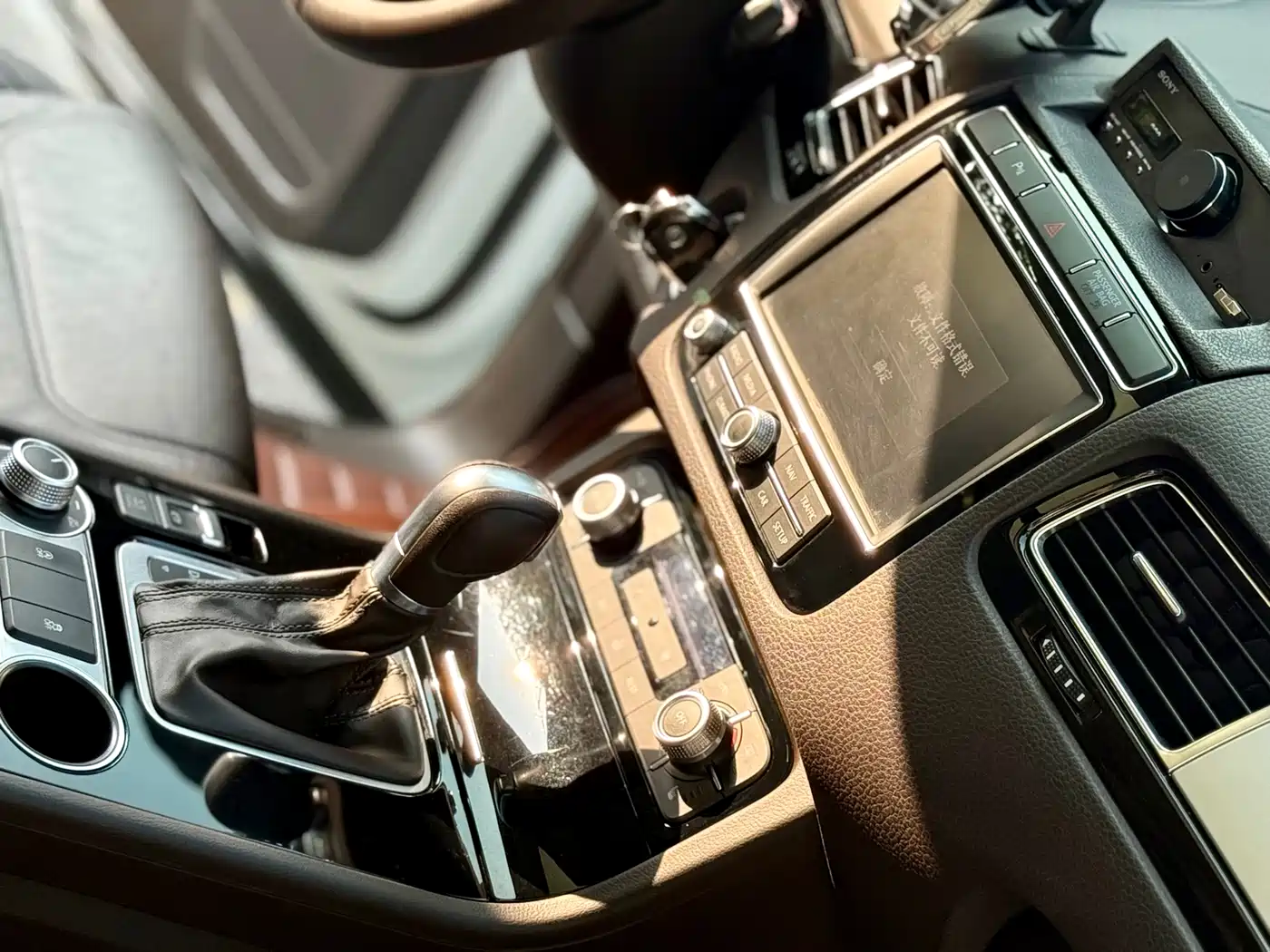 Volkswagen Touareg 2016 3.0TSI Glamour Edition фото 14