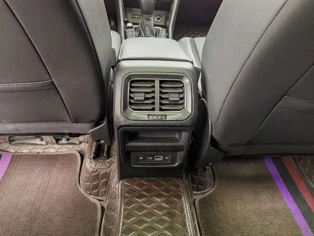Volkswagen Tiguan L 2022 330TSI Auto 2WD R-Line Premium Edition фото 15