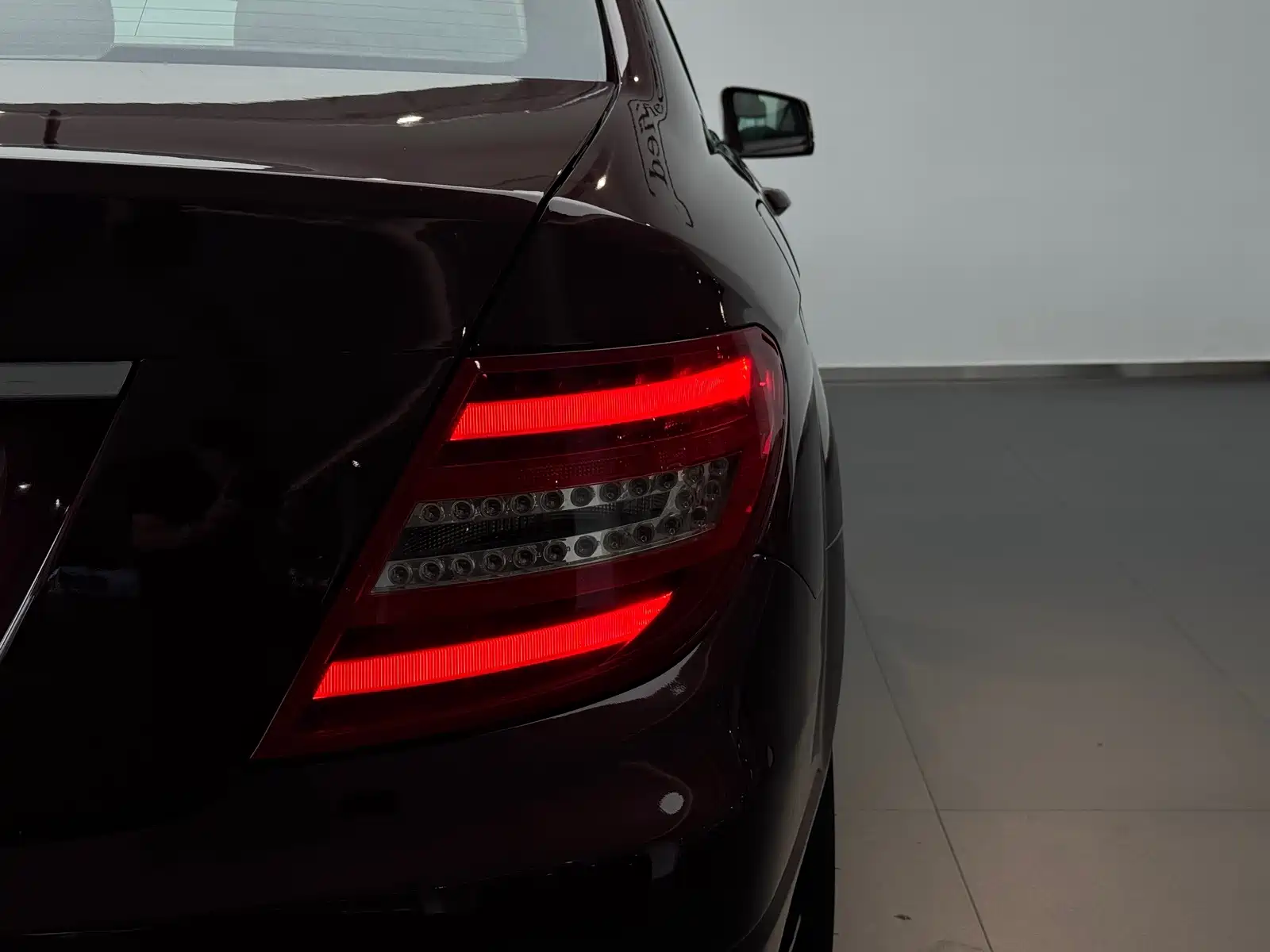 صورة 13 - Mercedes-Benz C-Class