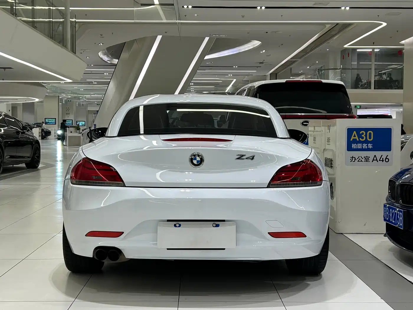 BMW Z4 2013 sDrive20i Leading фото 13