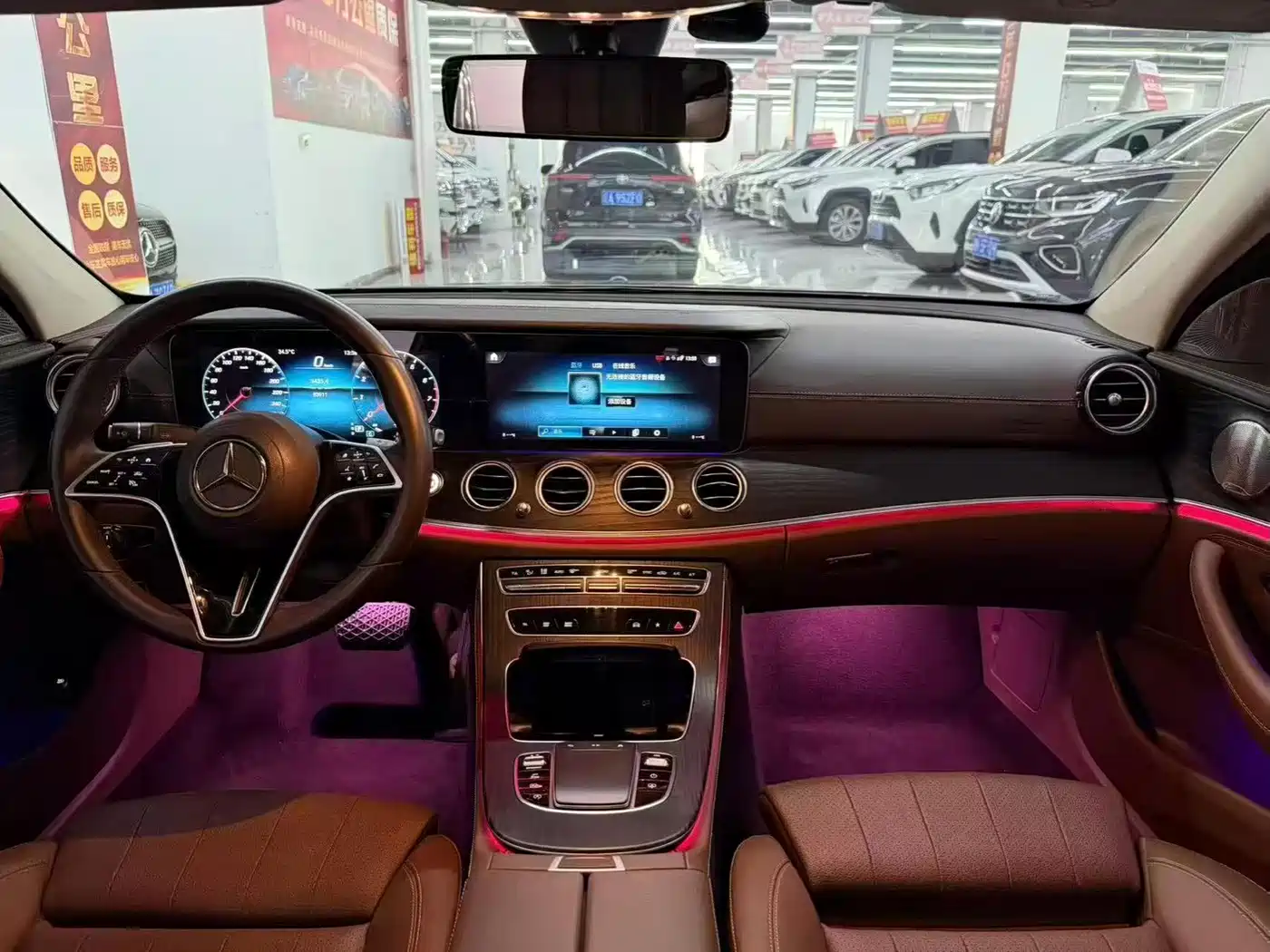 Фото 4 - Mercedes-Benz E-Class