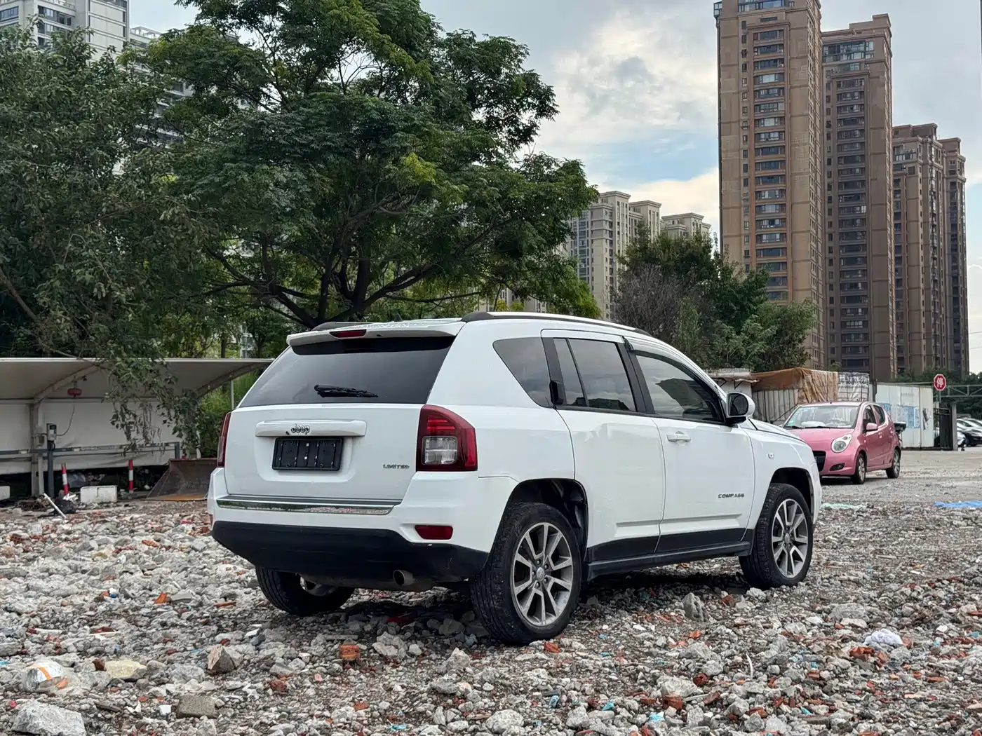 Jeep Compass (Import) 2015 2014 Facelift 2.4L 4WD Luxury Navigation Edition