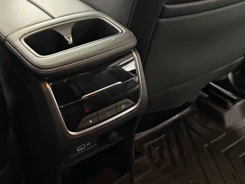SAIC Maxus Maxus G50 2023 Model PLUS 1.5T Happiness Recommended Auto Launch Edition фото 11