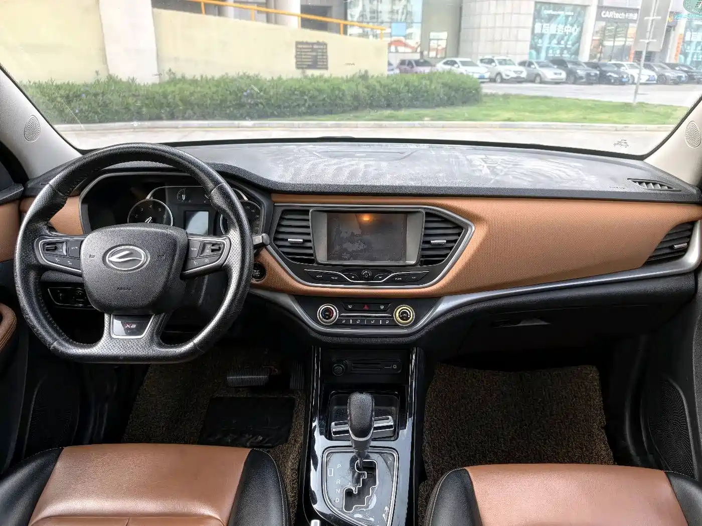 Landwind X2 2018 2017 1.6L Auto Sharp Edition