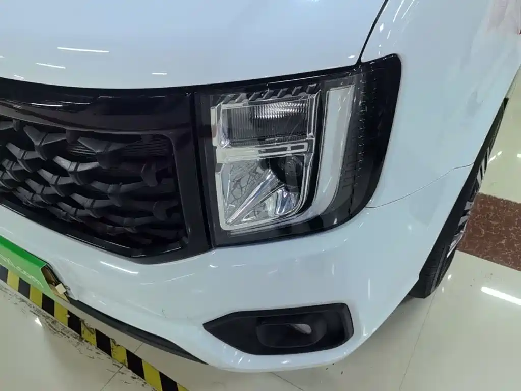 Jiangling JMC Fushun 2024 2023 2.0T Manual Short Wheelbase Medium Roof Commercial Multi-Purpose Vehicle 6-Seater