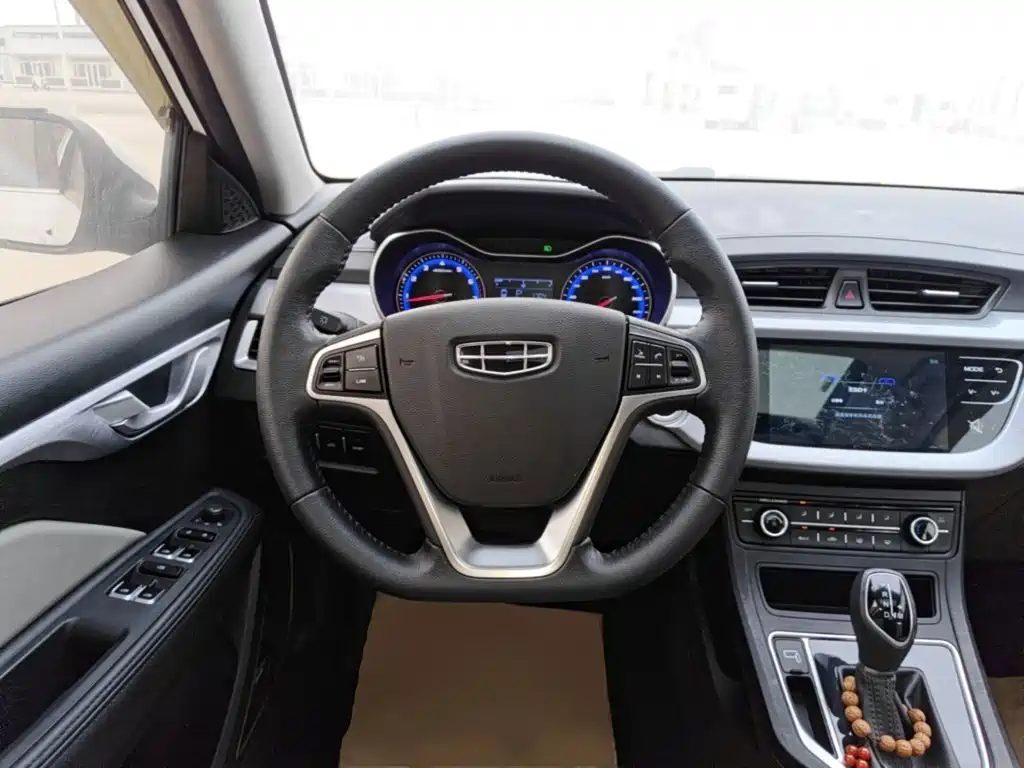 Фото 11 - Geely Vision