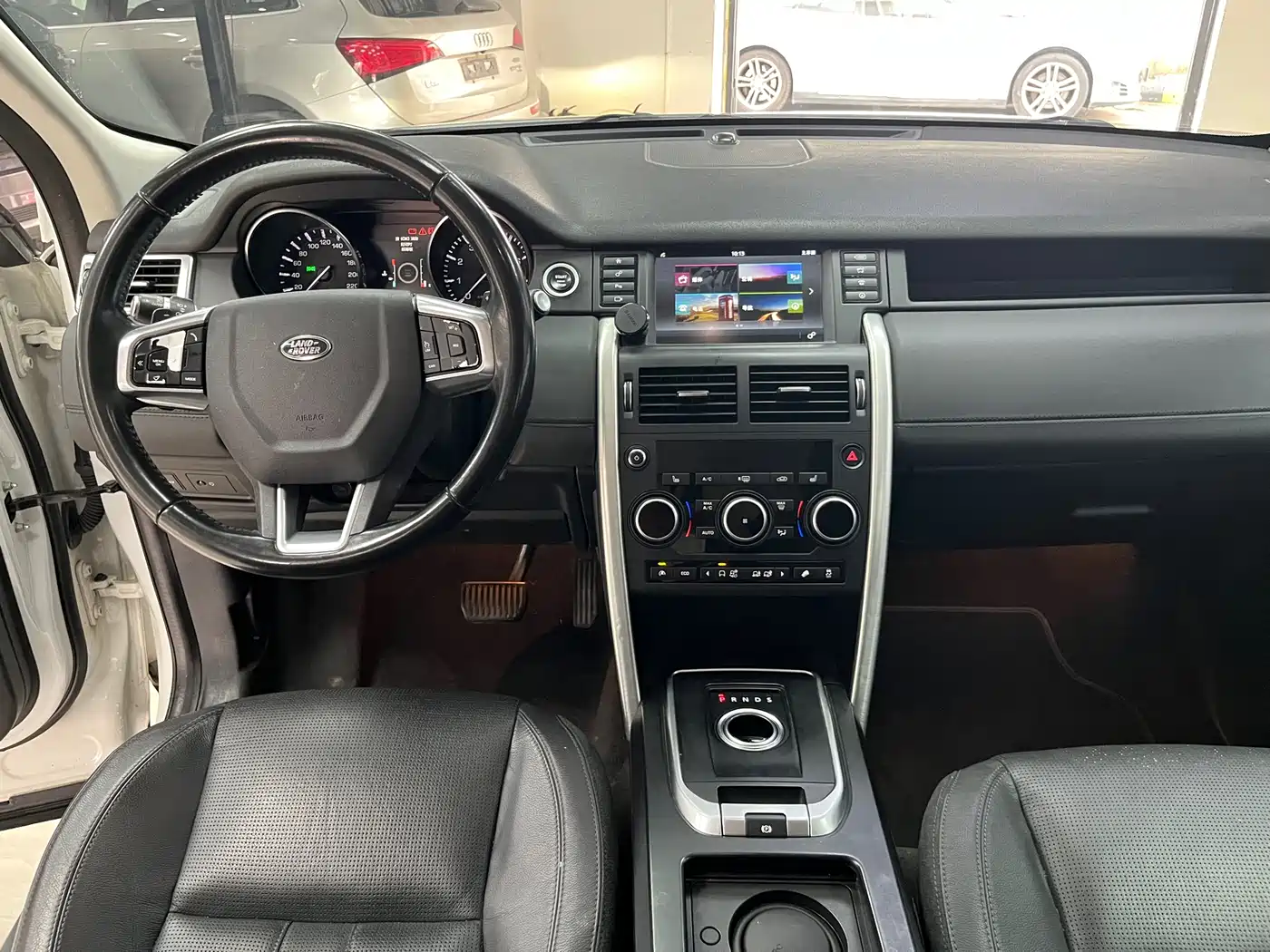 Land Rover Discovery Sport 2016 2.0T HSE фото 5