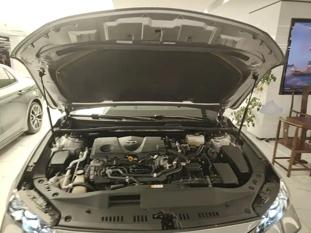 Photo 10 - Toyota Avalon