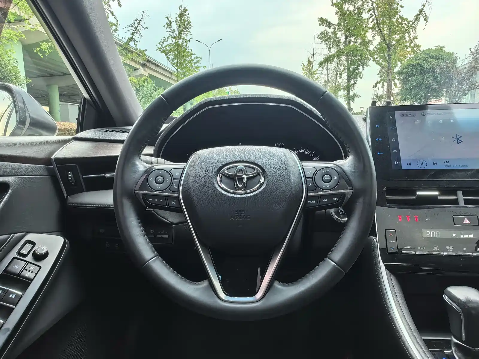 Фото 6 - Toyota Avalon